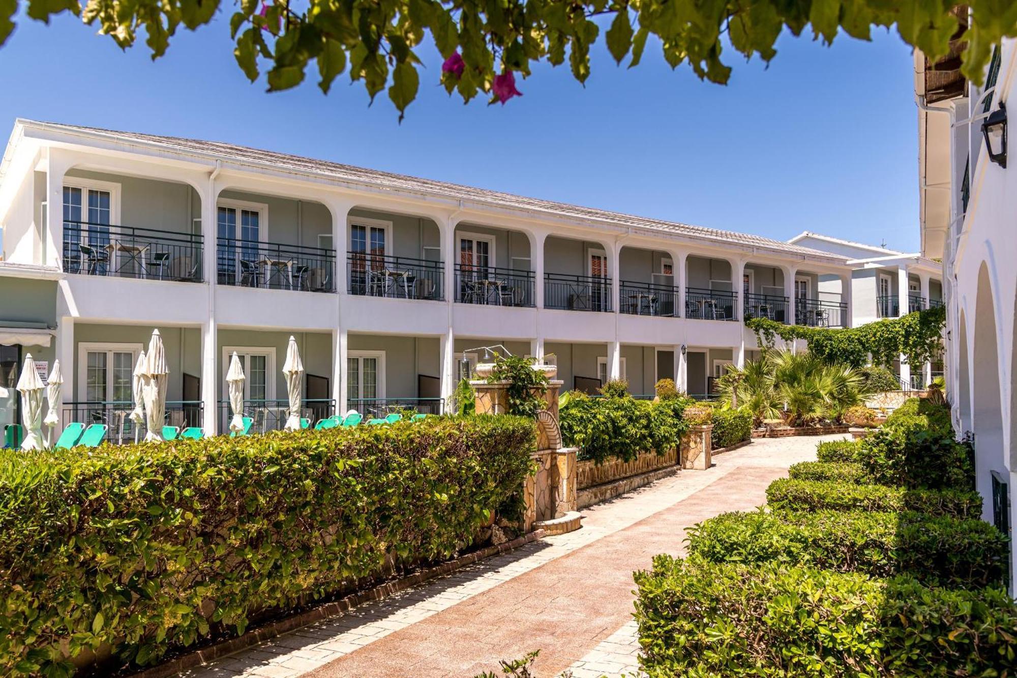 Sofia's Hotel 2*